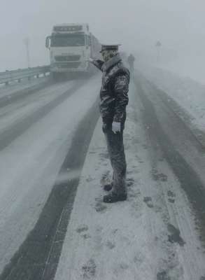 火遍全网的“雪雕”，原来是位帅小伙啊～